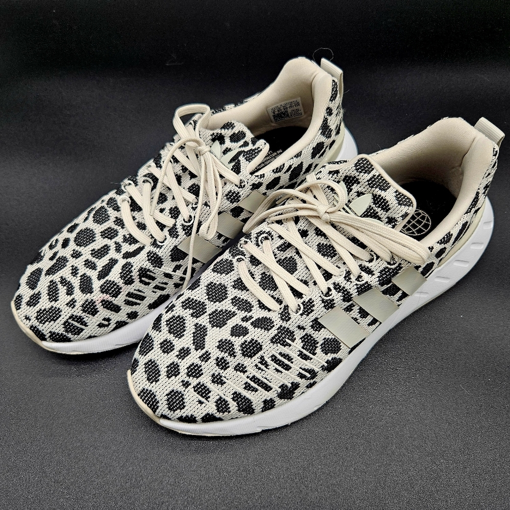 Adidas Swift Run 22 Shoes Low Top Women size: 8m leopard cheetah